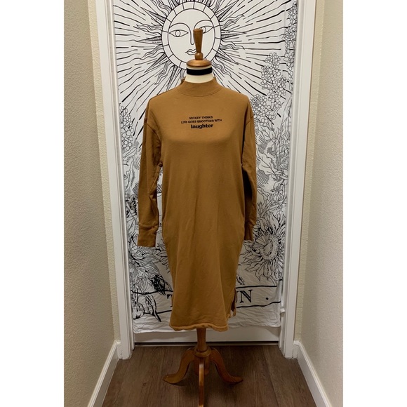 🌈 Beautiful modern mickey dress - Picture 2 of 12